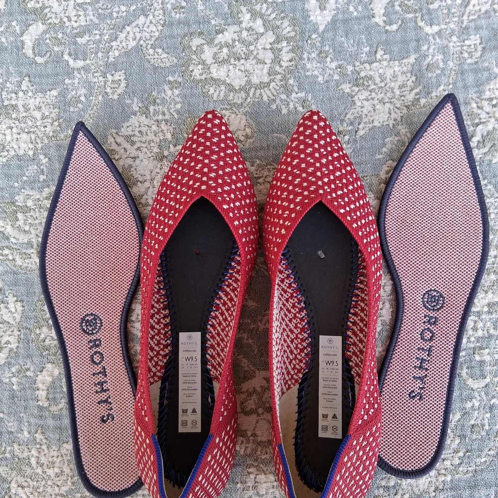 😍 NEW  Rothy's Retired Red Apple Honeycomb In Point Knit Flats. Sz.9 W - Picture 9 of 10